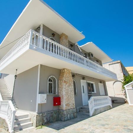 Mare Dentro Kalamaki Beachroad Apts By "Elite" Exterior photo