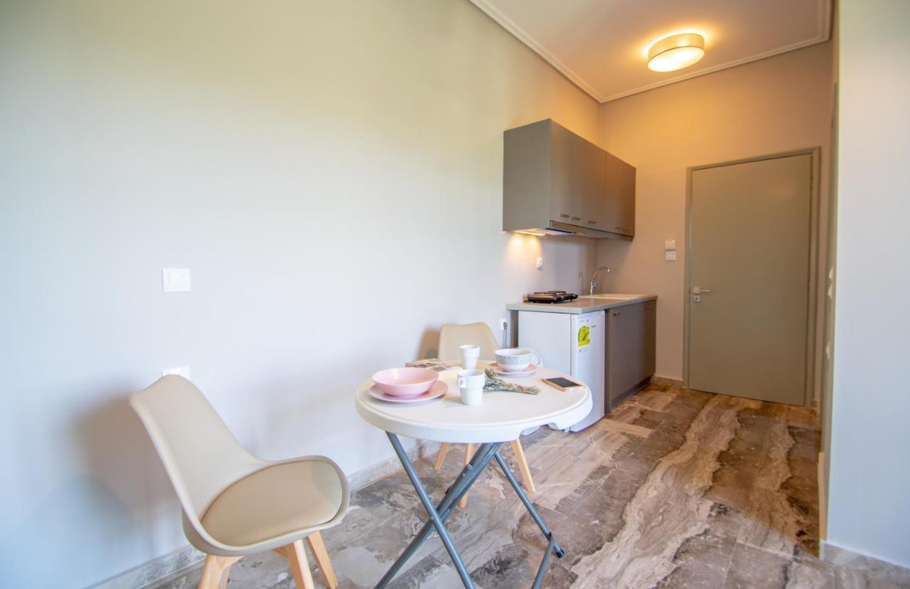 Mare Dentro Kalamaki Beachroad Apts By "Elite" Exterior photo